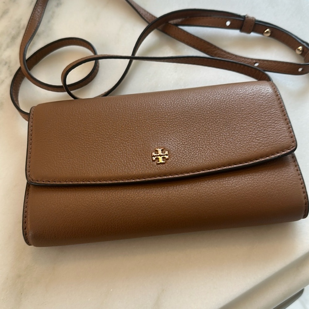 Tory Burch crossbody wallet
